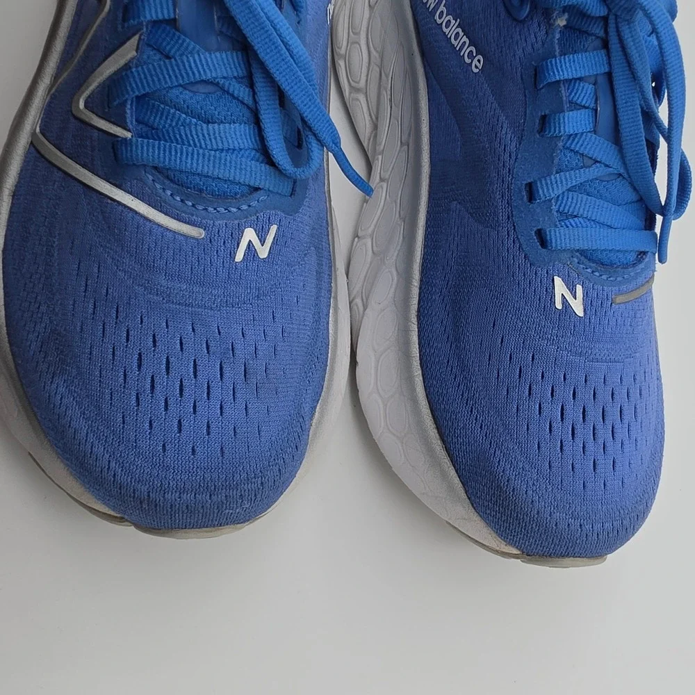 New Balance Sneakers Womens 6 Fresh Foam More v4 Running Athletic WMORBL4